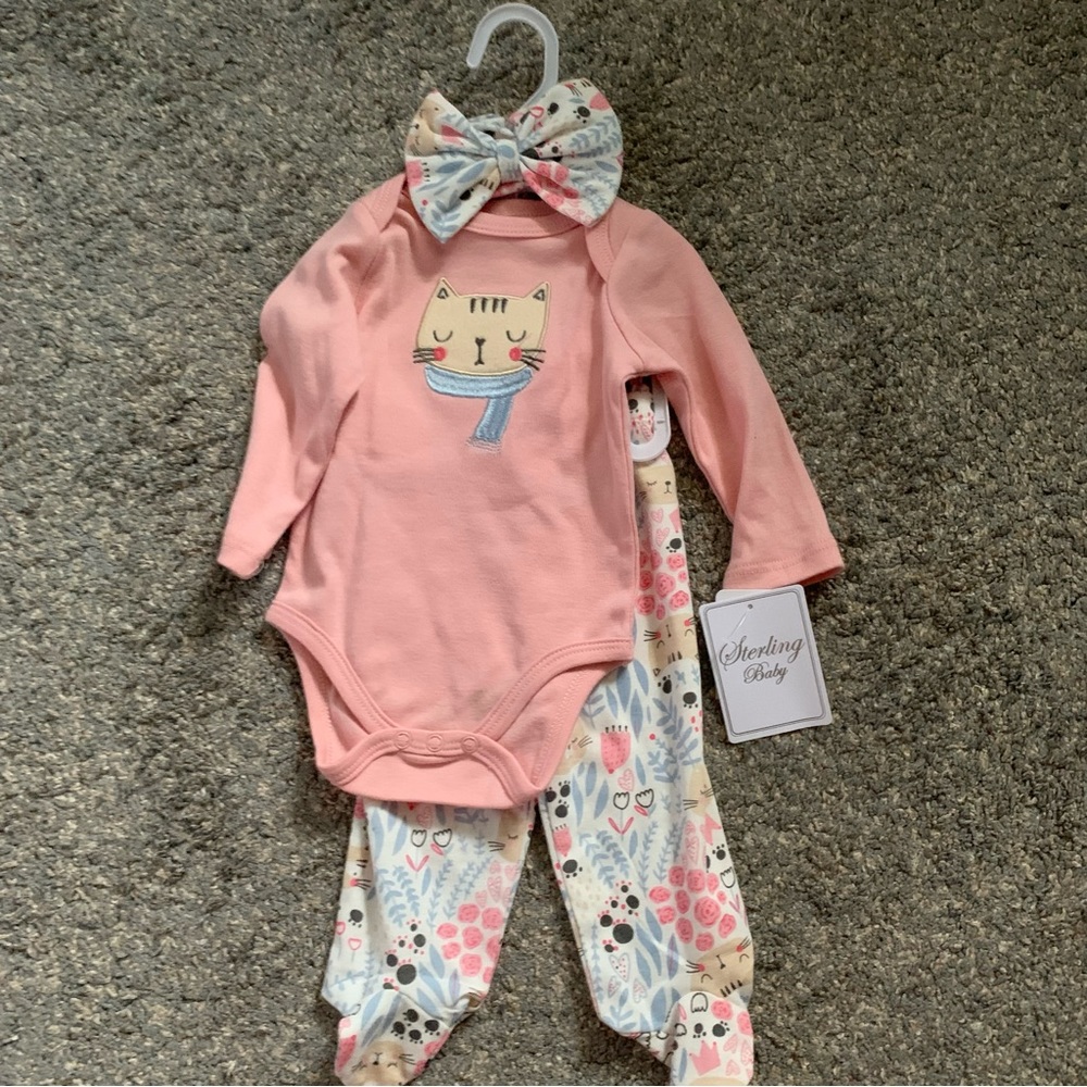 BABY GIRL ONESIE OUTFIT
